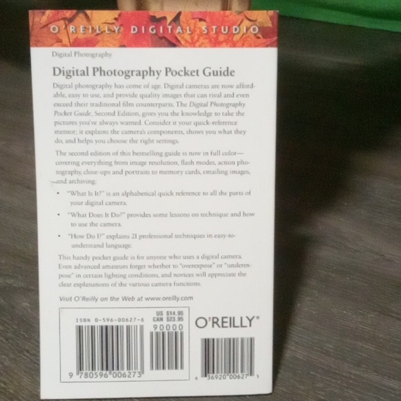 Digital Photography Pocket Guide 2nd Edition by Derrick Story - Picture 2 of 2